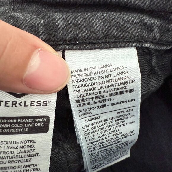 Levis Jeans Womens 28x25 Black Ribcage Straight Ankle Stretch - Picture 3 of 13